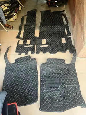 Toyota Sienna 2015 Tile Customized Floor Mat