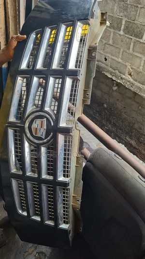 Front Grill GMC Escalate