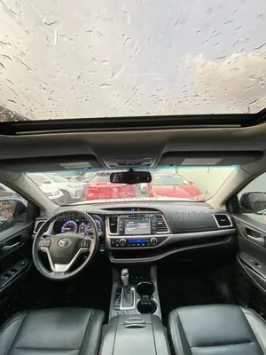 Toyota Highlander XLE V6 4x4 (3.5L 6cyl 6A) 2016 White