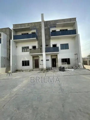 5bdrm Duplex in Jahi for sale