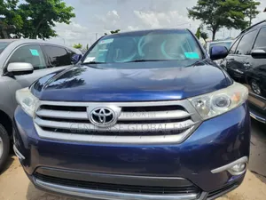 Toyota Highlander Limited 3.5l 4WD 2013 Blue
