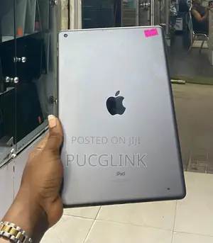 Apple iPad 9.7 64 GB Gray