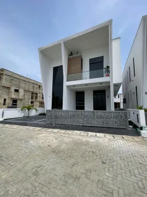 5bdrm Duplex in Chevron for sale