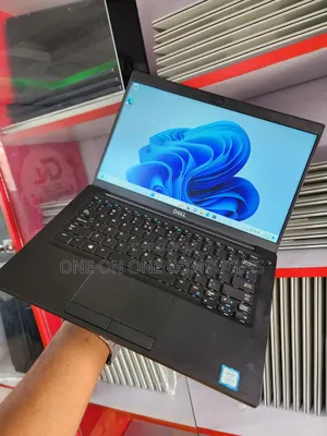 Laptop Dell Latitude 7390 8GB Intel Core i7 SSD 256GB