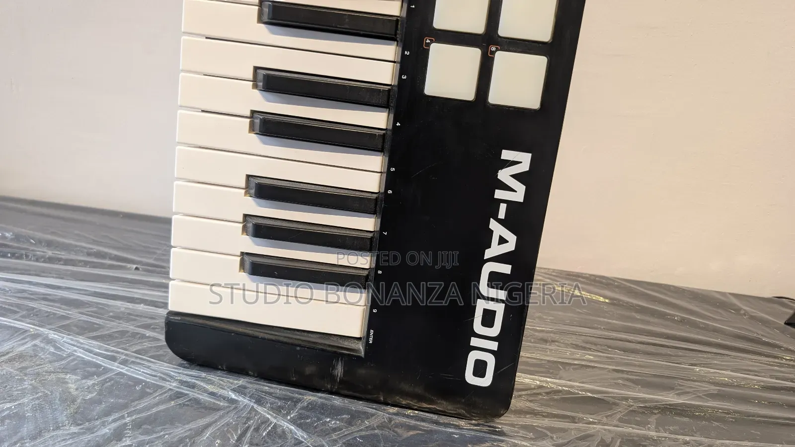 Oxygen 61 Studio Midi Keyboard