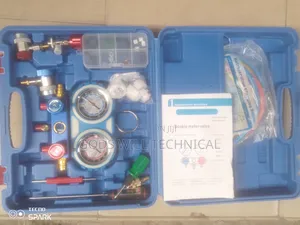 Manifold Gauge Set With Set of Refrigerator Charging Hose