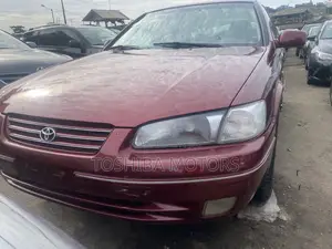 Toyota Camry LE V6 4dr Sedan (3.0L 6cyl 4A) 2000 Red