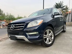 Mercedes-Benz M Class ML350 4MATIC 4dr SUV AWD (3.5L 6cyl 7A) 2015 Blue