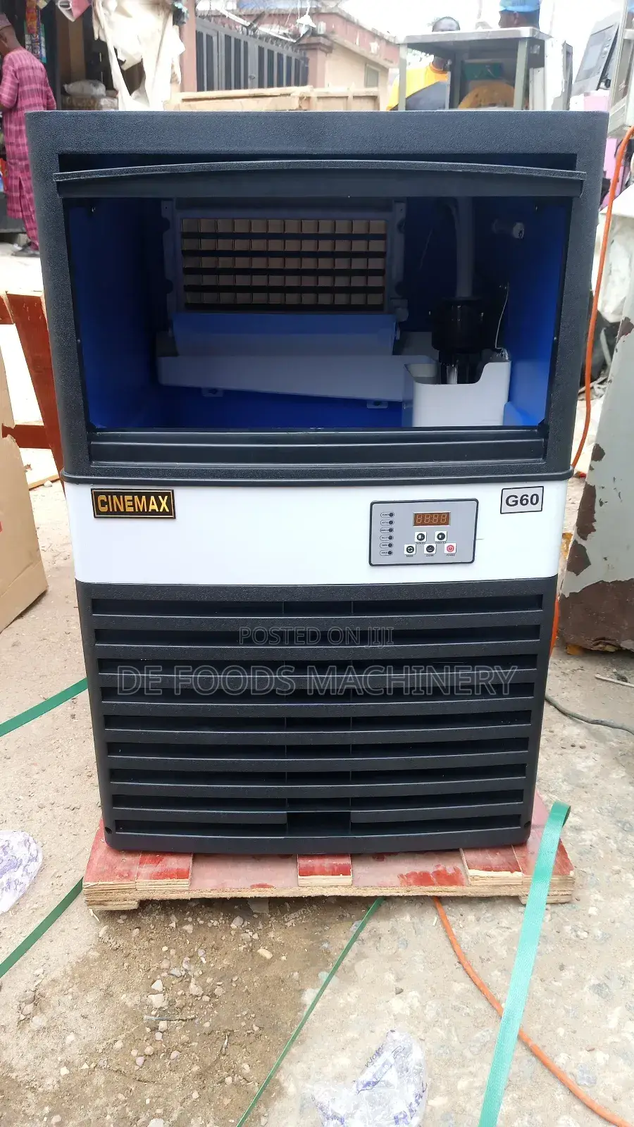 Ice Cubes Machine (60 Cubes)