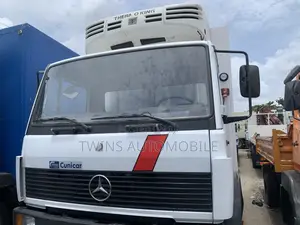 Mercedes Benz 814 Cooling Van