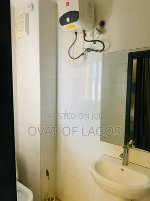 Furnished 2bdrm Apartment in Admiralty Way, Lekki Phase 1 for rent