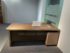 1.6 Office Desk