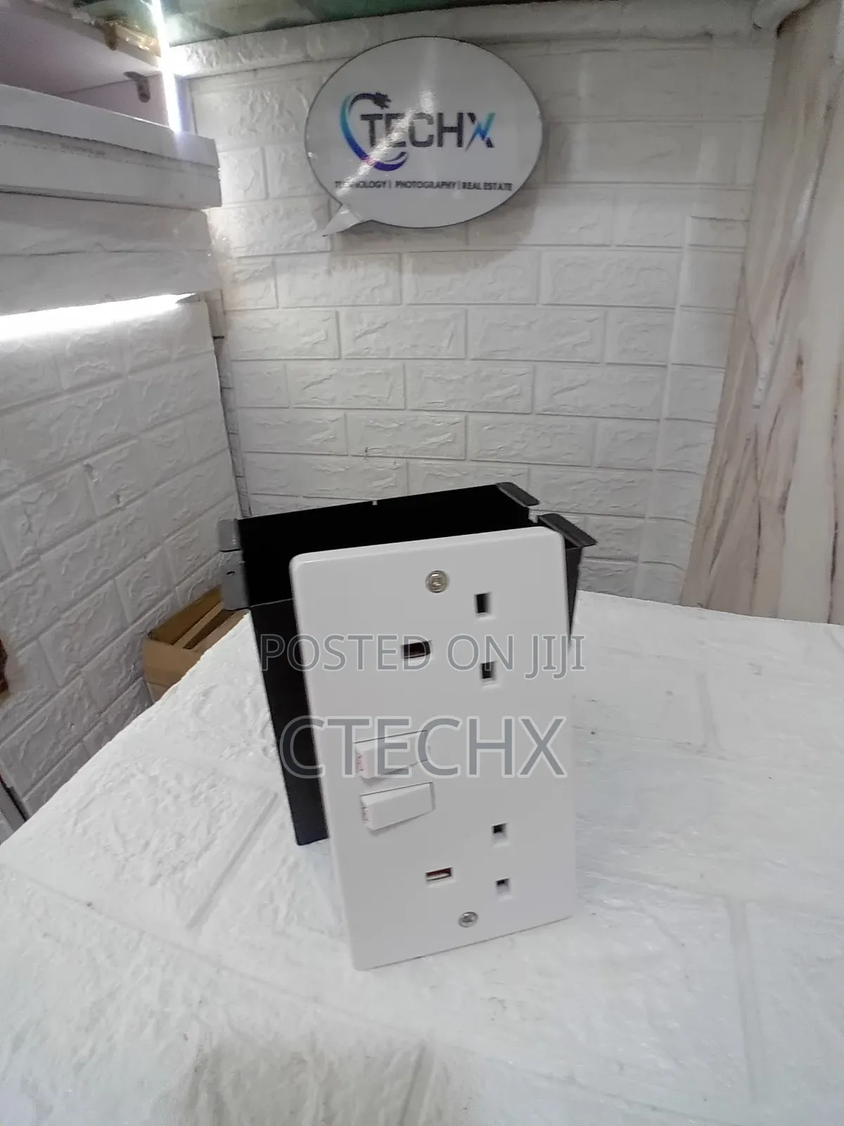 Secret Wall Safe Double Plug Socket Wall Safe