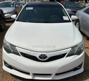 Toyota Camry SE 4dr Sedan (2.5L 4cyl 6A) 2013 White