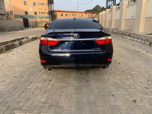 Lexus ES 2015 Blue