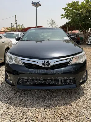 Toyota Camry XLE 4dr Sedan (2.5L 4cyl 6A) 2013