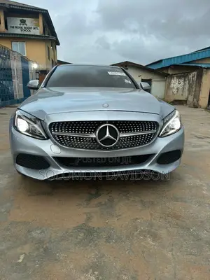 Mercedes-Benz C300 2016 Blue