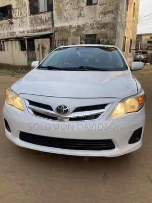 Toyota Corolla 2012 White