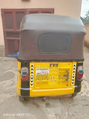 TVS King Cargo 2022 Yellow