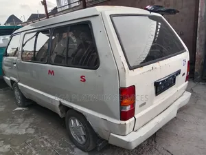 Toyota HiAce 1999 White