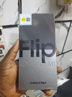 New Samsung Galaxy Z Flip4 256 GB