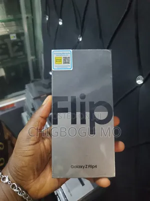 New Samsung Galaxy Z Flip4 256 GB