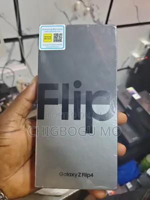 New Samsung Galaxy Z Flip4 128 GB