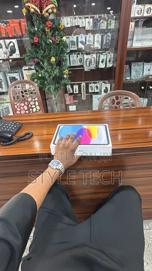 New Apple iPad (2025) 128 GB Blue