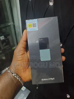 New Samsung Galaxy Z Flip5 256 GB White