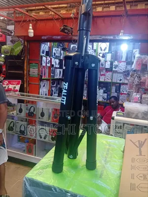 Zealot Speaker Stand