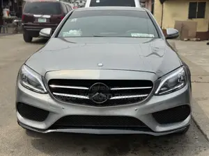 Mercedes-Benz C300 Luxury 4dr AWD 4Matic Sedan (2.0L 4cyl 7A) 2015 Gray