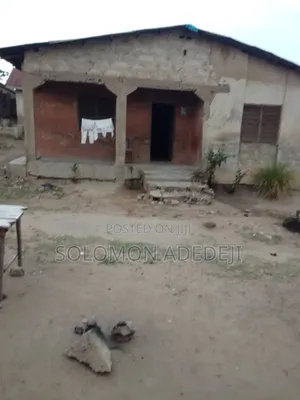 6bdrm Room & Parlour in Ikumapayi, Iwo Road for sale