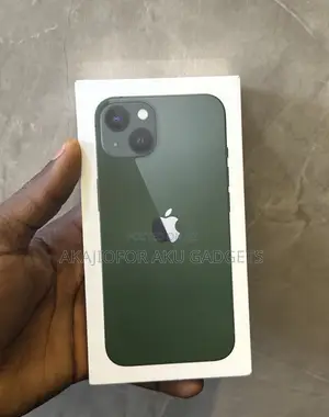 New Apple iPhone 13 128 GB Green
