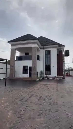 4bdrm Duplex in Benin City for sale