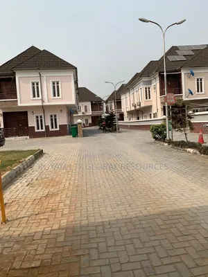 4bdrm Duplex in Creek Avenue Court, Ajah for sale