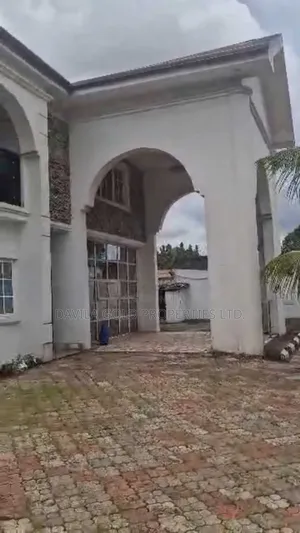 6bdrm Duplex in Benin City for sale