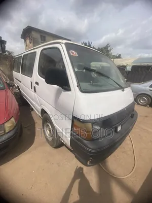 Toyota HiAce 1999 White