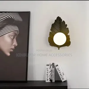 Leaf Design Wall Light