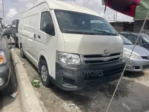 Toyota HiAce 2014 White