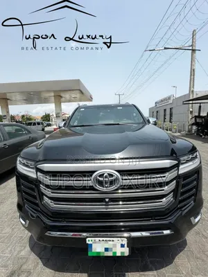 2025 Landcruiser Available for 12hours/24hours Airport Pickup