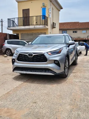Toyota Highlander Platinum 2022 Silver