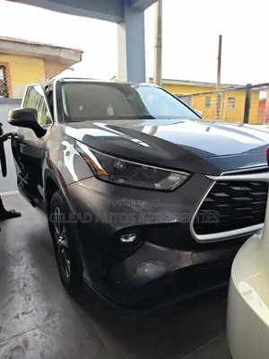 Toyota Highlander XLE AWD 2023 Gray