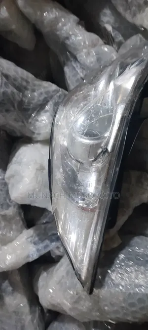 Head Lamp Hyundai Santa 2012 White One