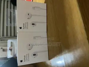 Apple Earpods Lightning Wired Earphones Clear Sound Mic Control