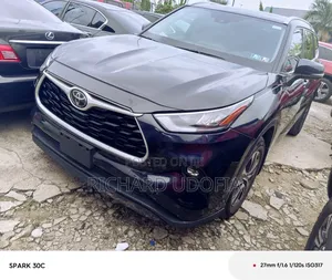 Toyota Highlander XLE AWD 2020 Blue