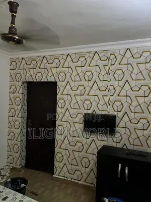 Highly Skilled Standard Wallpaper Installer.