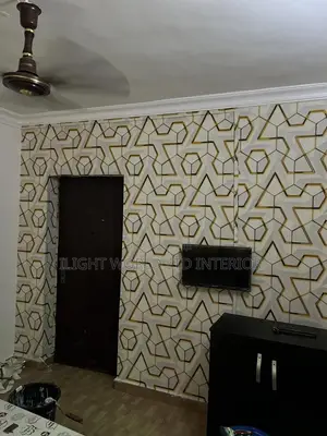 Highly Skilled Standard Wallpaper Installer.