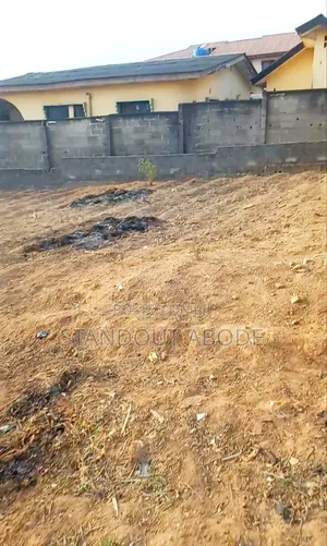 4bdrm Block of Flats in Rofo First Gate for sale