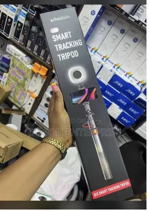 Q13 Smart Tracking Tripod