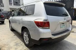 Toyota Highlander 2012 Silver